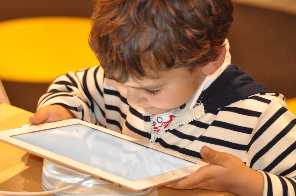 子ども英会話教室向けWEBサイトデザイン制作